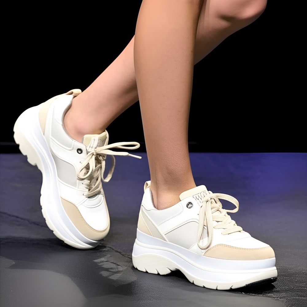 193 Preloved Michael Kors Felicia Trainer Canvas